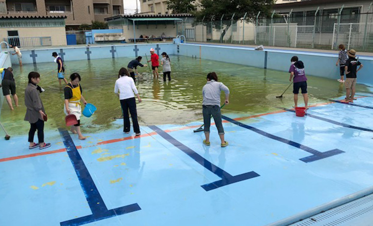 プール清掃　神奈川県　小学校